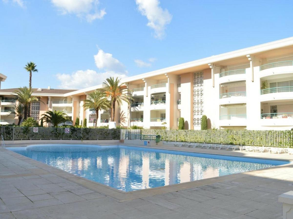 Frejus: Appt 2P, 5 Pers, Piscine, Plage A 150M, Parking, Animaux Ok - Fr-1-226A-357 Eksteriør billede