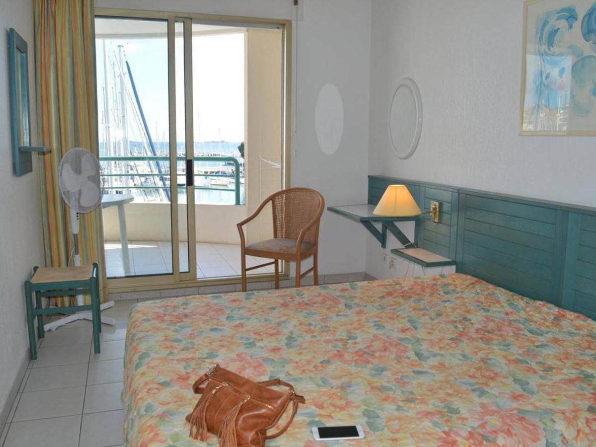 Frejus: Appt 2P, 5 Pers, Piscine, Plage A 150M, Parking, Animaux Ok - Fr-1-226A-357 Eksteriør billede
