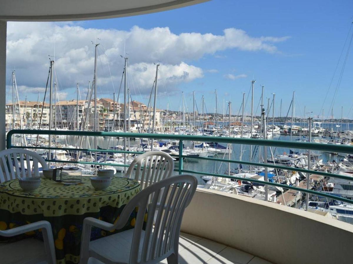 Frejus: Appt 2P, 5 Pers, Piscine, Plage A 150M, Parking, Animaux Ok - Fr-1-226A-357 Eksteriør billede